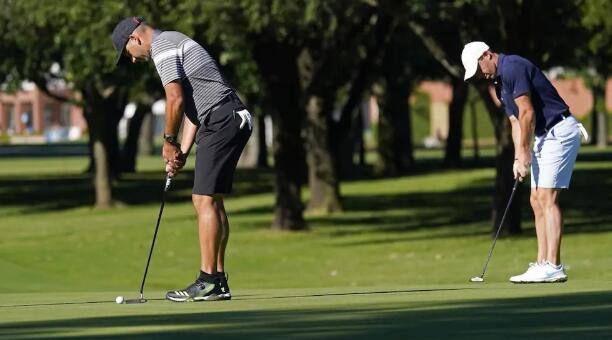 世界排名第一的羅里-麥克羅伊星期四參加美巡賽復賽的揭幕戰嘉信挑戰賽